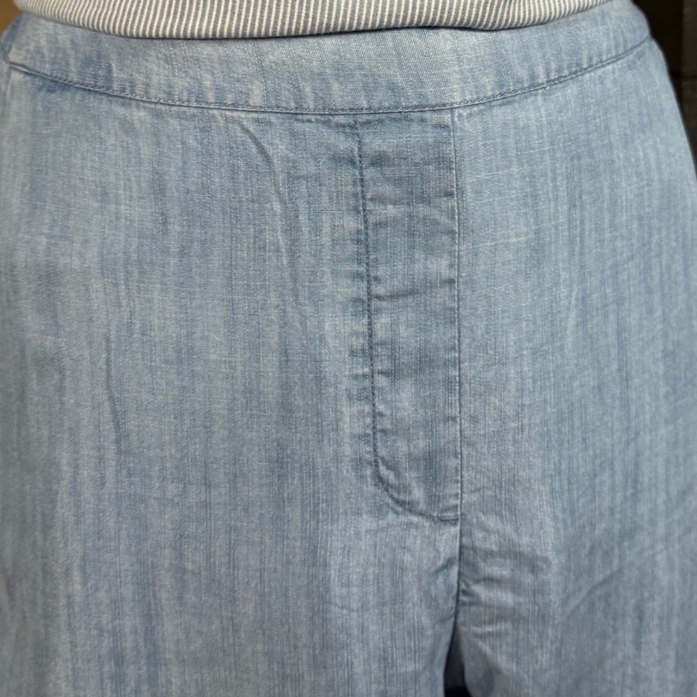Chico’s Tropical Print T-Shirt and Light Blue Pants and Shorts Set - Picture 9 of 12